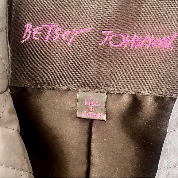 Betsey Johnson Short Black Quilted Trench Coat - Picture 2 of 10